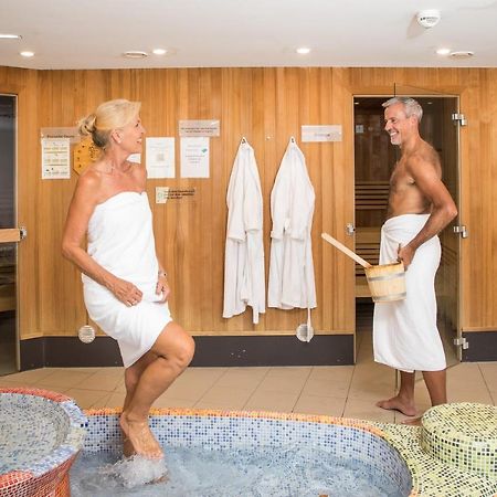 Gesundheit & Wellness Resort Бад-Миттерндорф Экстерьер фото